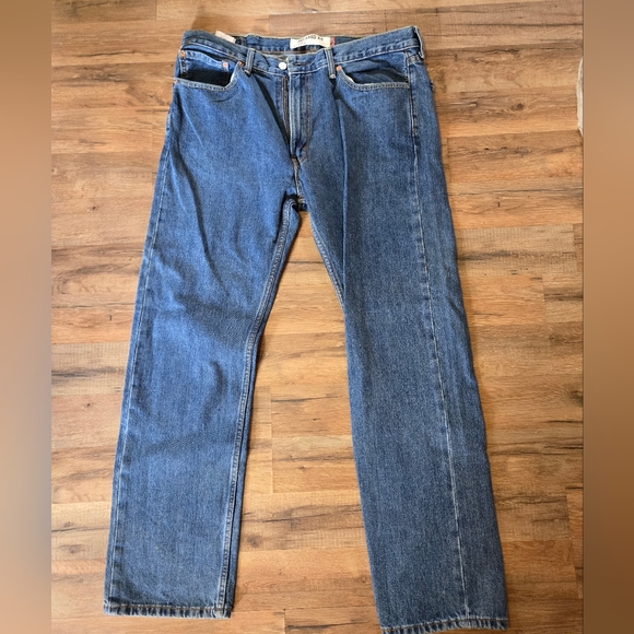 LEVI'S 550 Relaxed Fit 38W X 32 Like New - Picture 4 of 5